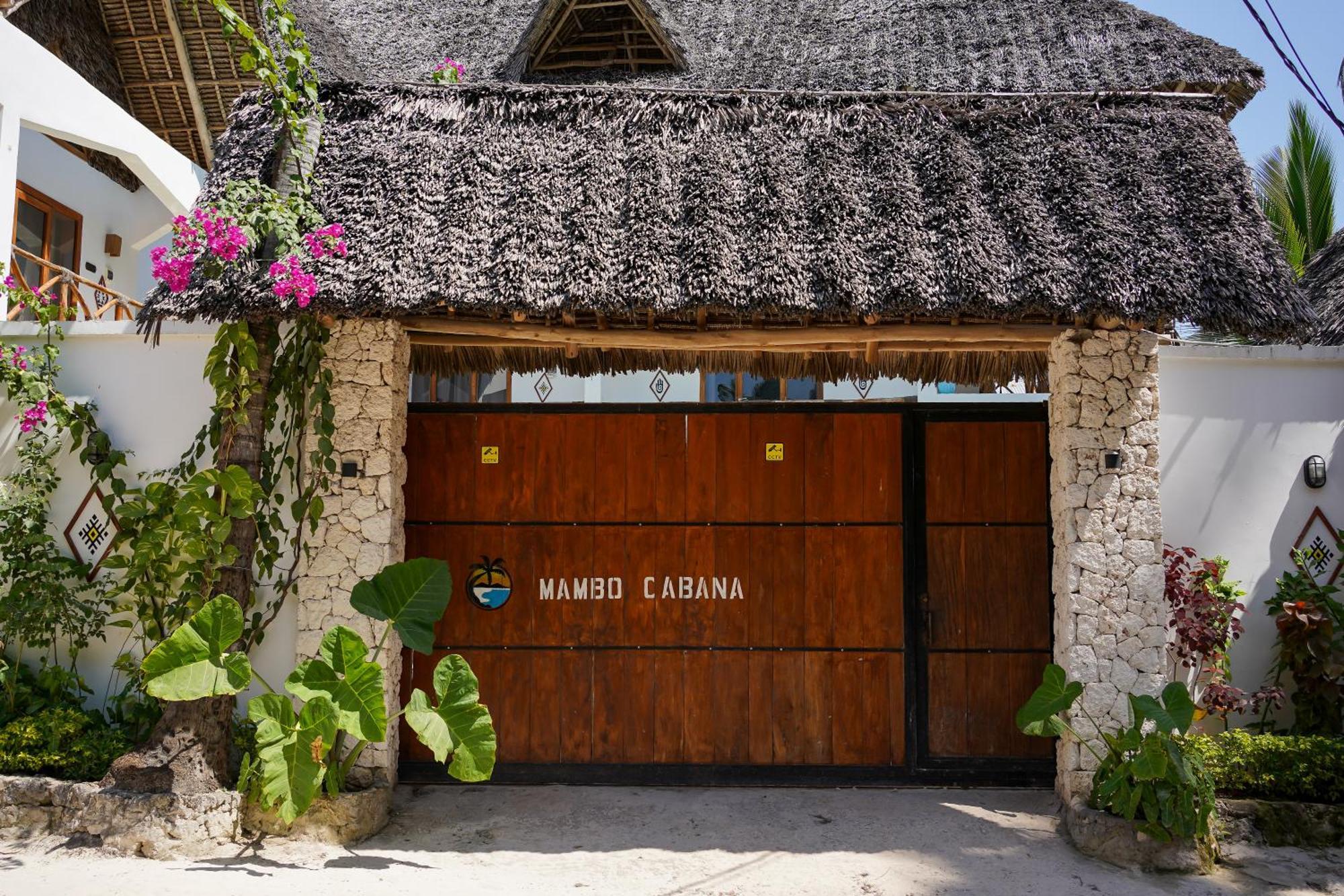 Mambo Cabana 프와니 음찬가니 외부 사진
